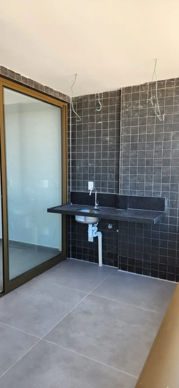3-bedroom apartment in a building with a gym — photo 17