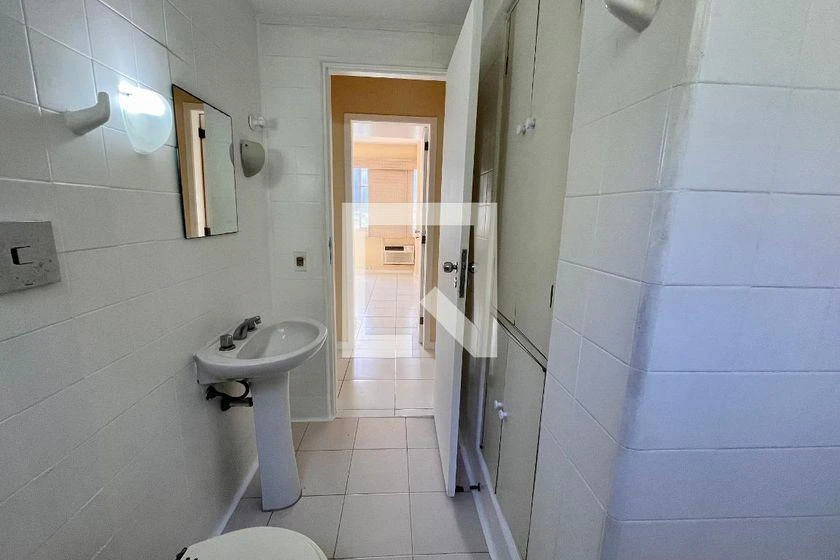 Apartamento de 2 quartos com cozinha fechada — photo 33