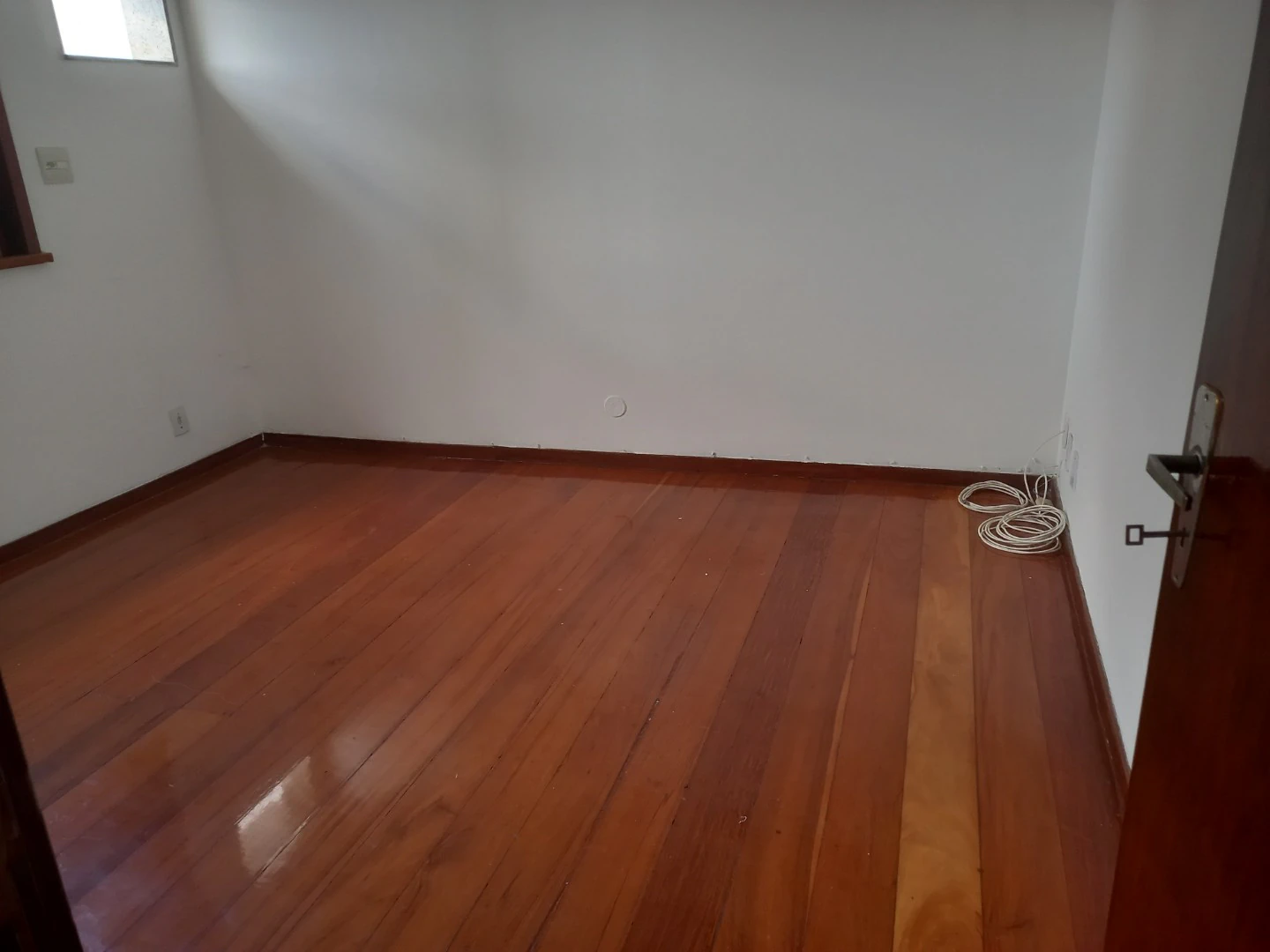 Rental house with 4 bedrooms and 5 bathrooms plus 98 m² — photo 4
