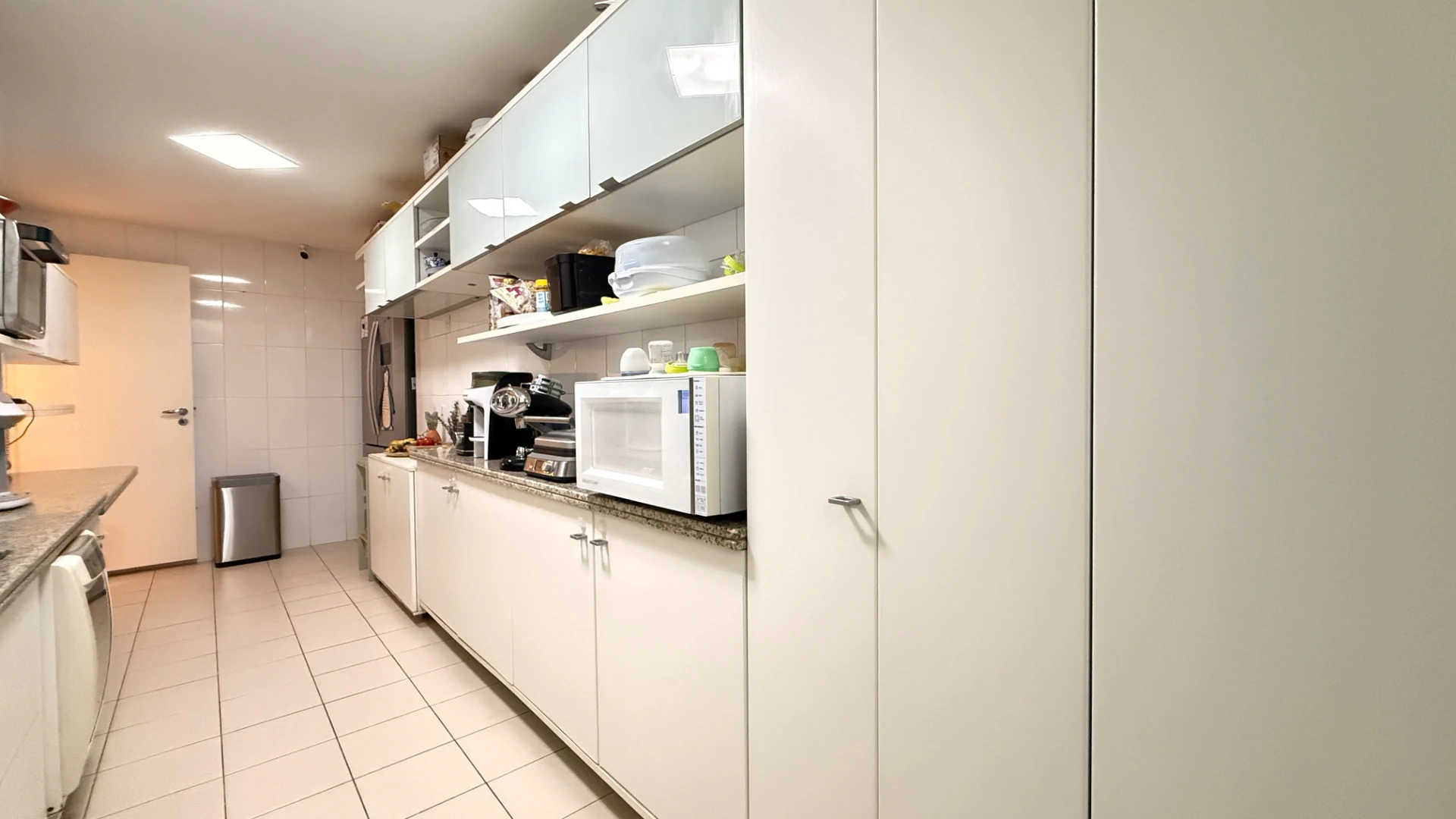 Semi furnished apartment with 130 m² and 3 bedrooms — photo 7