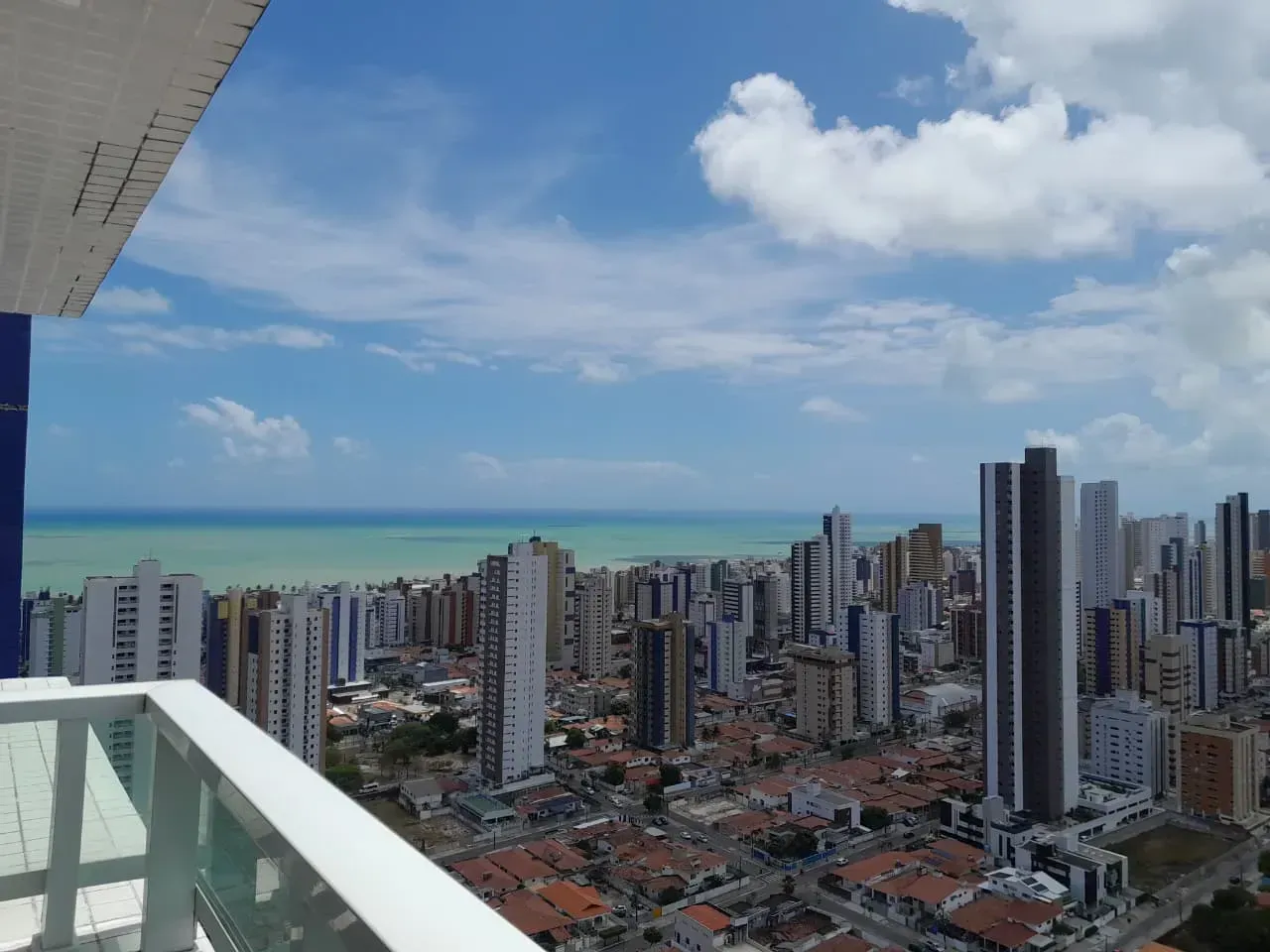 Furnished 3-bedroom apartment with a private BBQ — photo 25