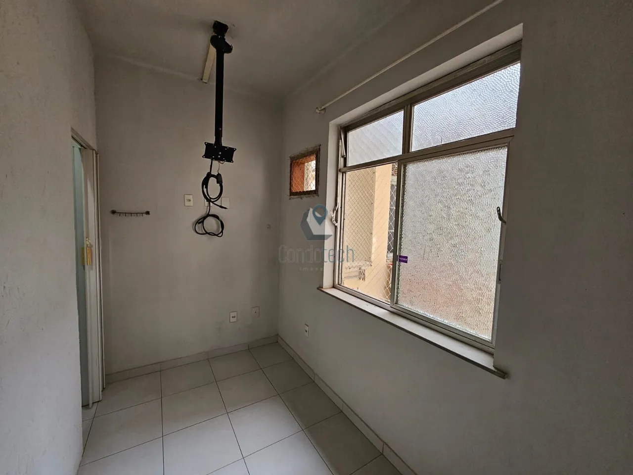 Apartamento de 1 quarto com box de vidro no banheiro — photo 12