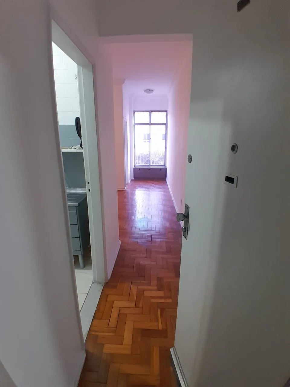 2-bedroom apartment with a separate, closed kitchen — photo 7