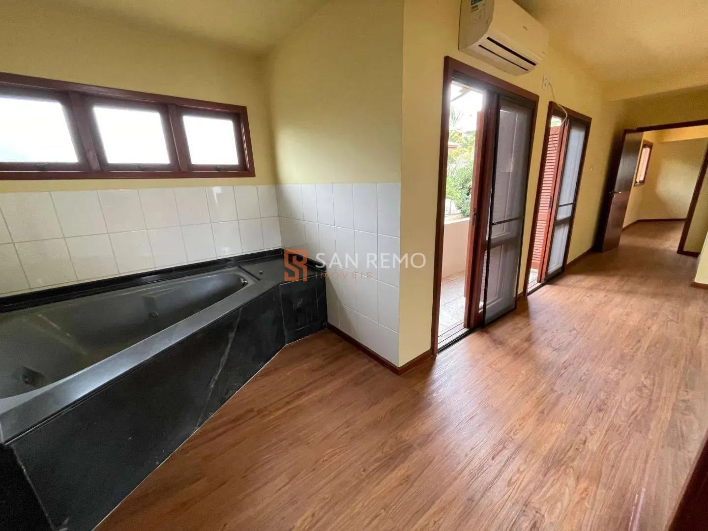 House with 4 bedrooms and 1 en-suite, 600 m² — photo 6