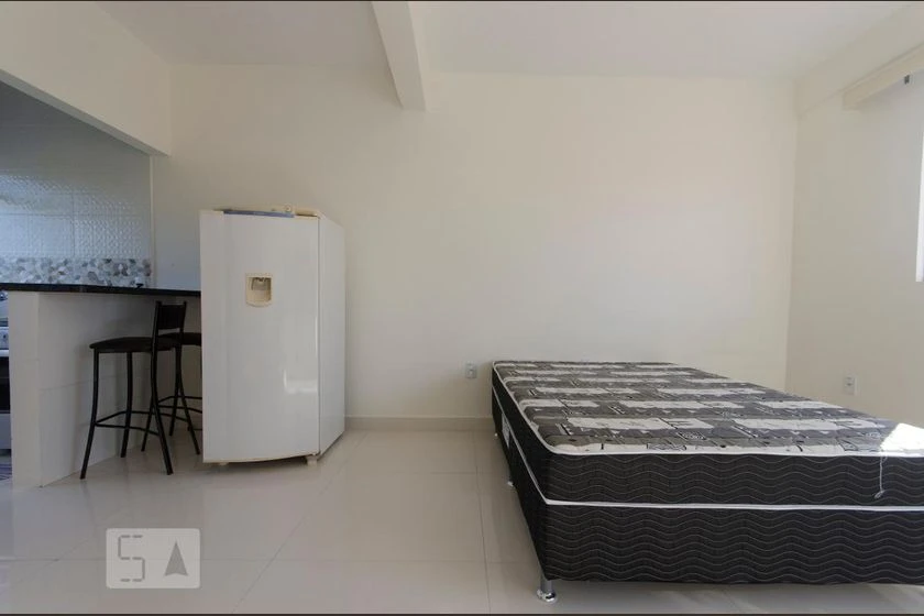 Unfurnished studio with 1 bedroom and 1 bathroom no parking