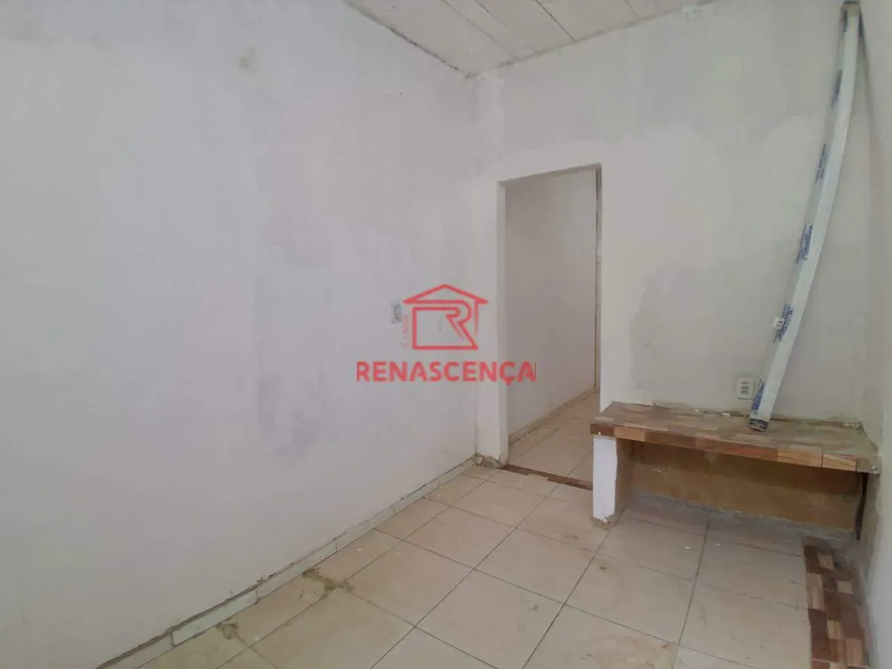 2-bedroom house with a compact kitchenette corner — photo 6