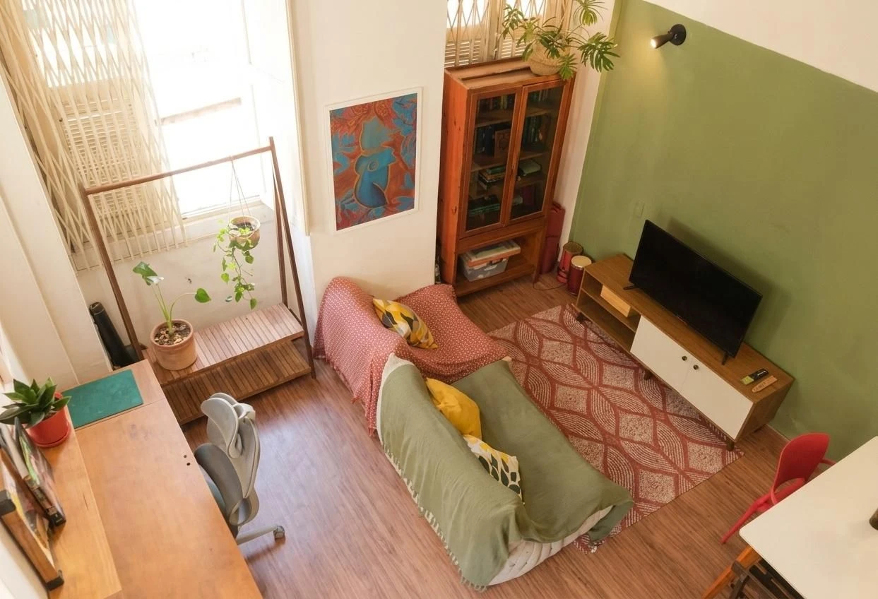 Home office in a one-bedroom house, 61 m²
