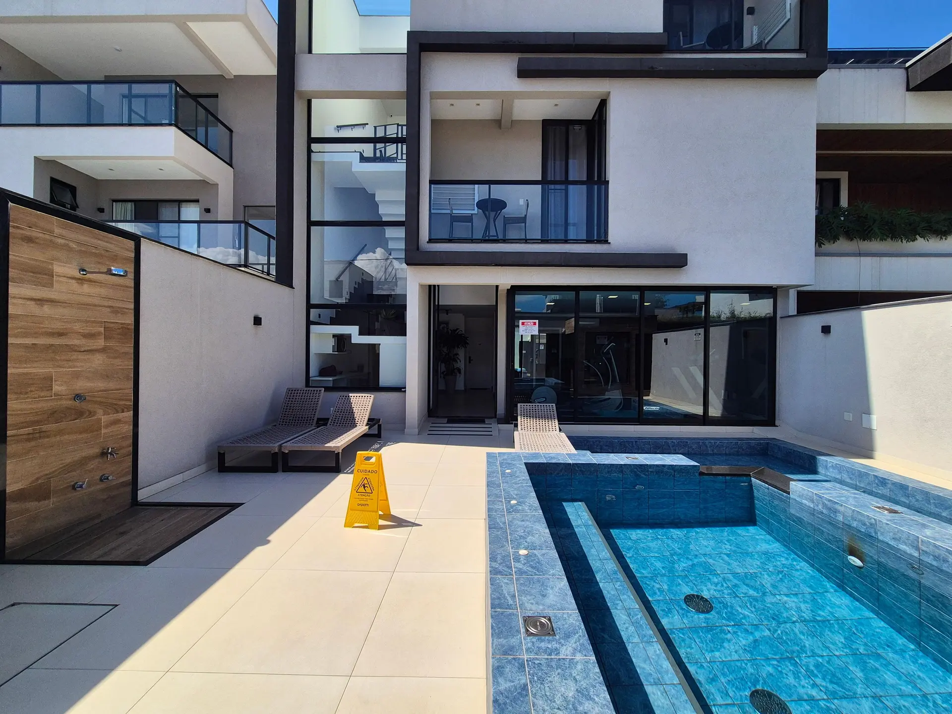 Studio mobiliado com 1 quarto e varanda com fechamento — photo 28