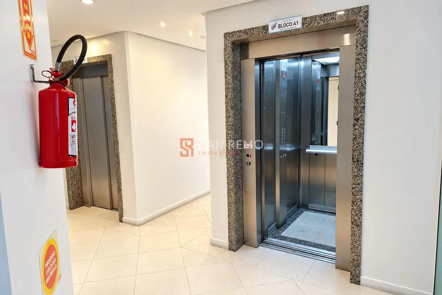 Balcony with a grill in a 3-bedroom apartment, 87 m² — photo 27