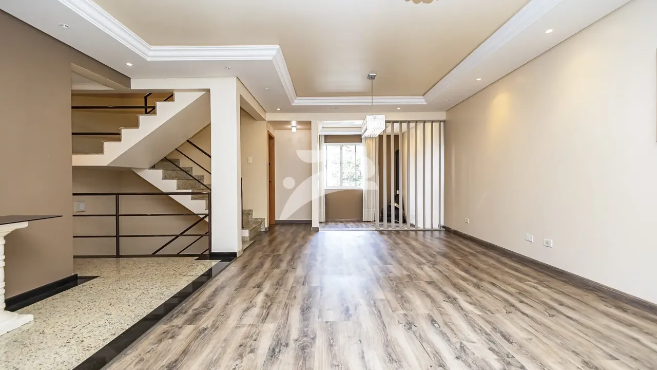 House with 3 bedrooms and a private BBQ area