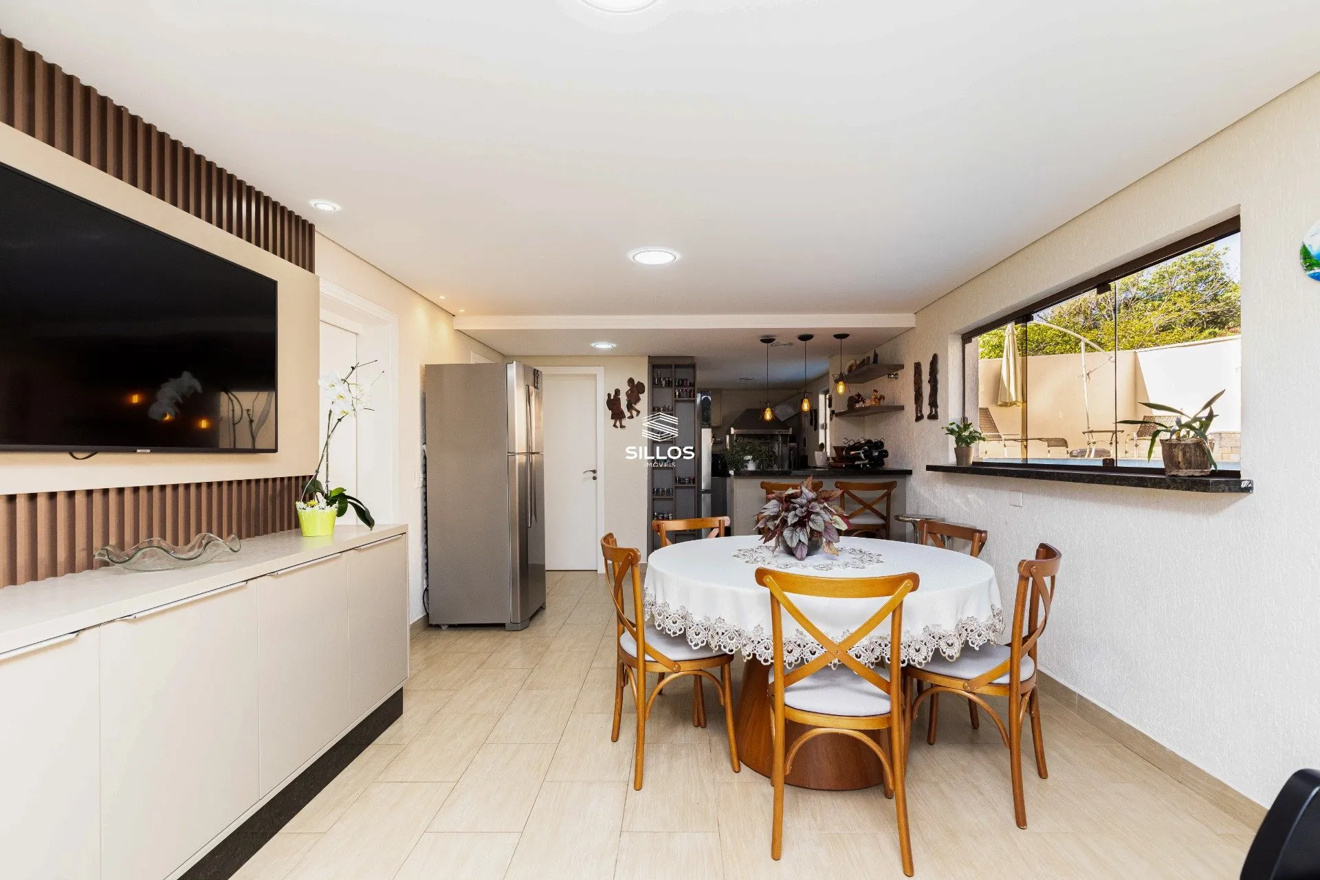 House with 4 bedrooms, 8 parking spaces in a condo — photo 15
