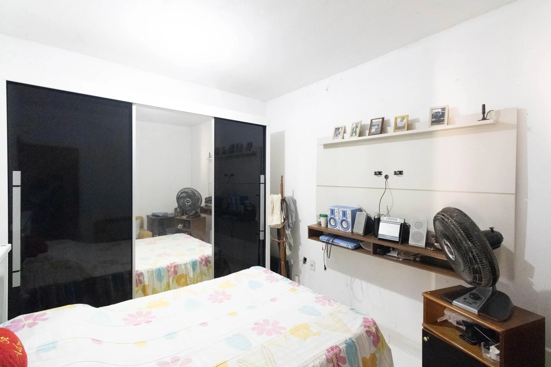 Casa mobiliada com 3 quartos e cozinha com fogão a gás — photo 36