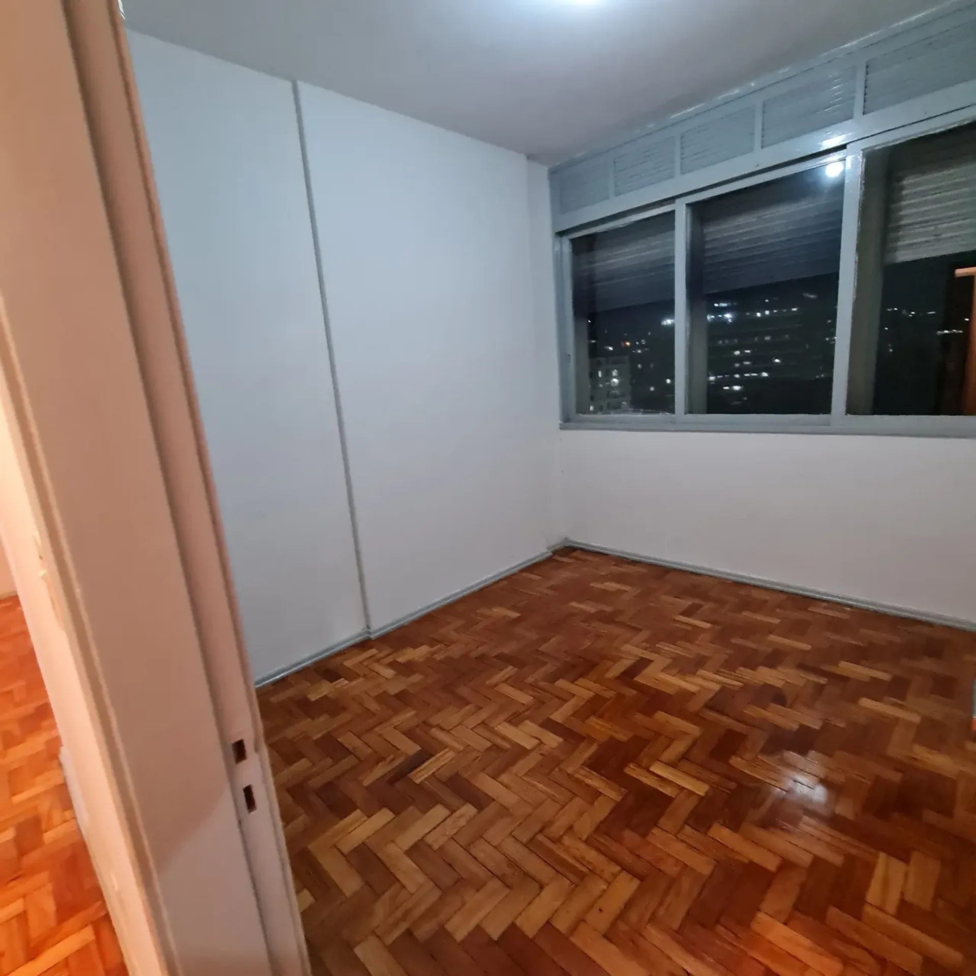 Apartment on the 9th floor with wood or laminate floors — photo 3