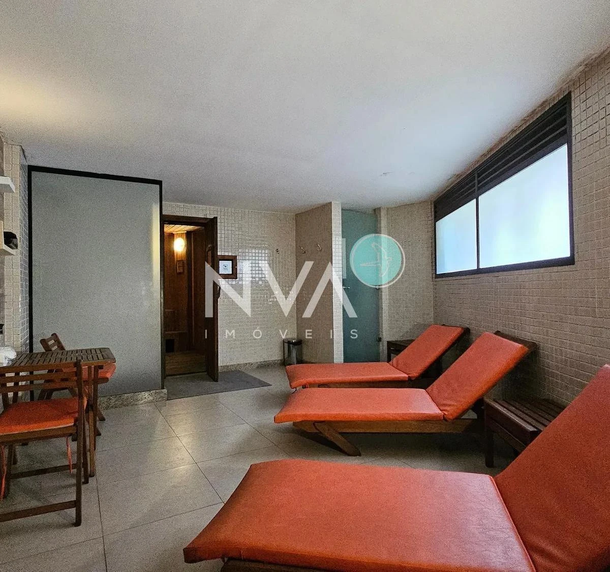 Apartment with balcony, 3 bedrooms and 4 bathrooms — photo 46