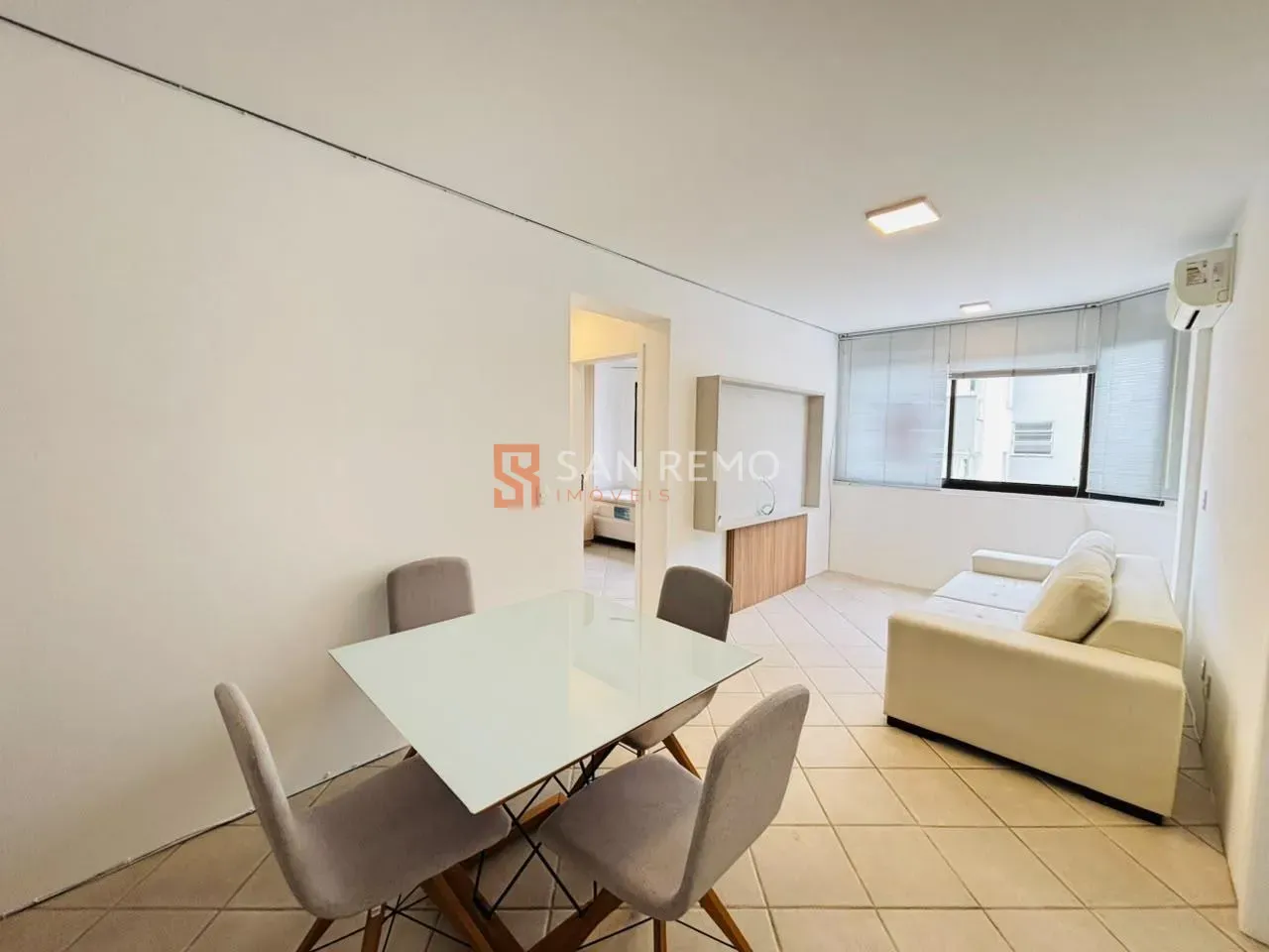 2-bedroom apartment with a washing machine