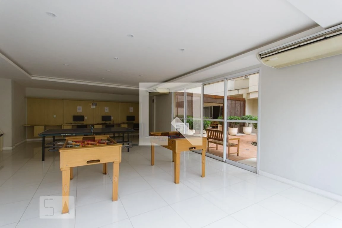 Floor-to-ceiling windows in a 2-bedroom apartment, 60 m² — photo 51