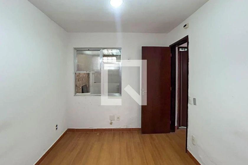 House, 50 m², with wood or laminate floors — photo 3