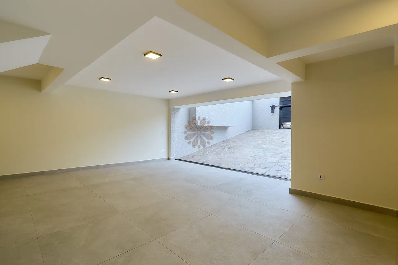 House with 3 bedrooms and 230 m² plus shared BBQ area — photo 6