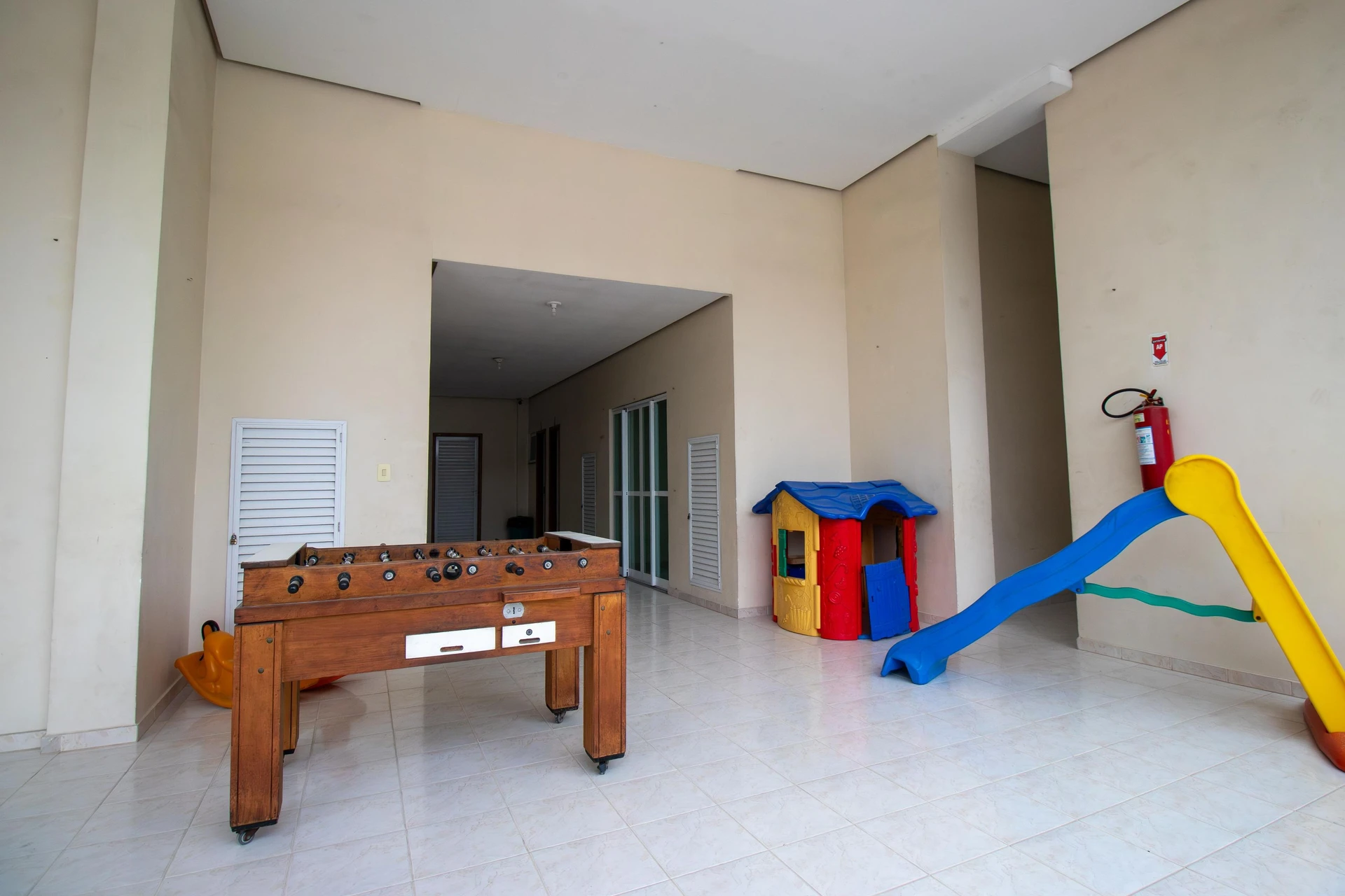 4-bedroom apartment with a balcony and 1 suite — photo 17
