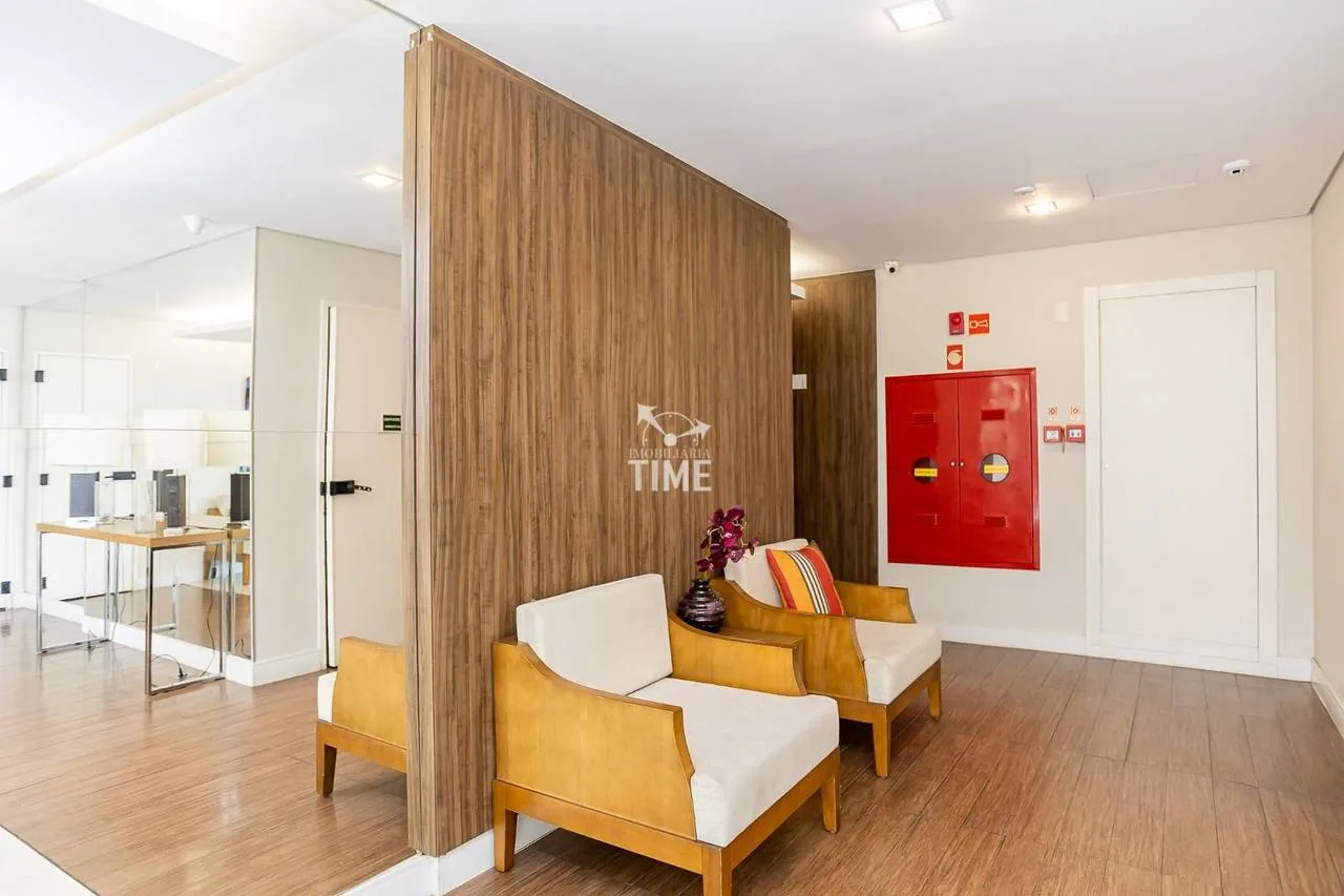Wood or laminate floors in a 3-bedroom apartment, 78 m² — photo 127