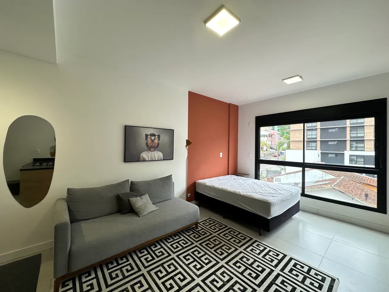 Furnished 1-bedroom apartment with a private garden — photo 14