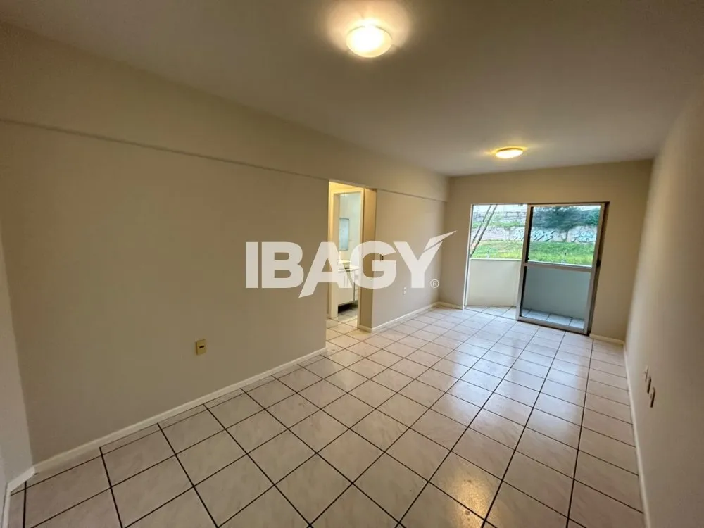 2-bedroom apartment with a gas stove kitchen — photo 5
