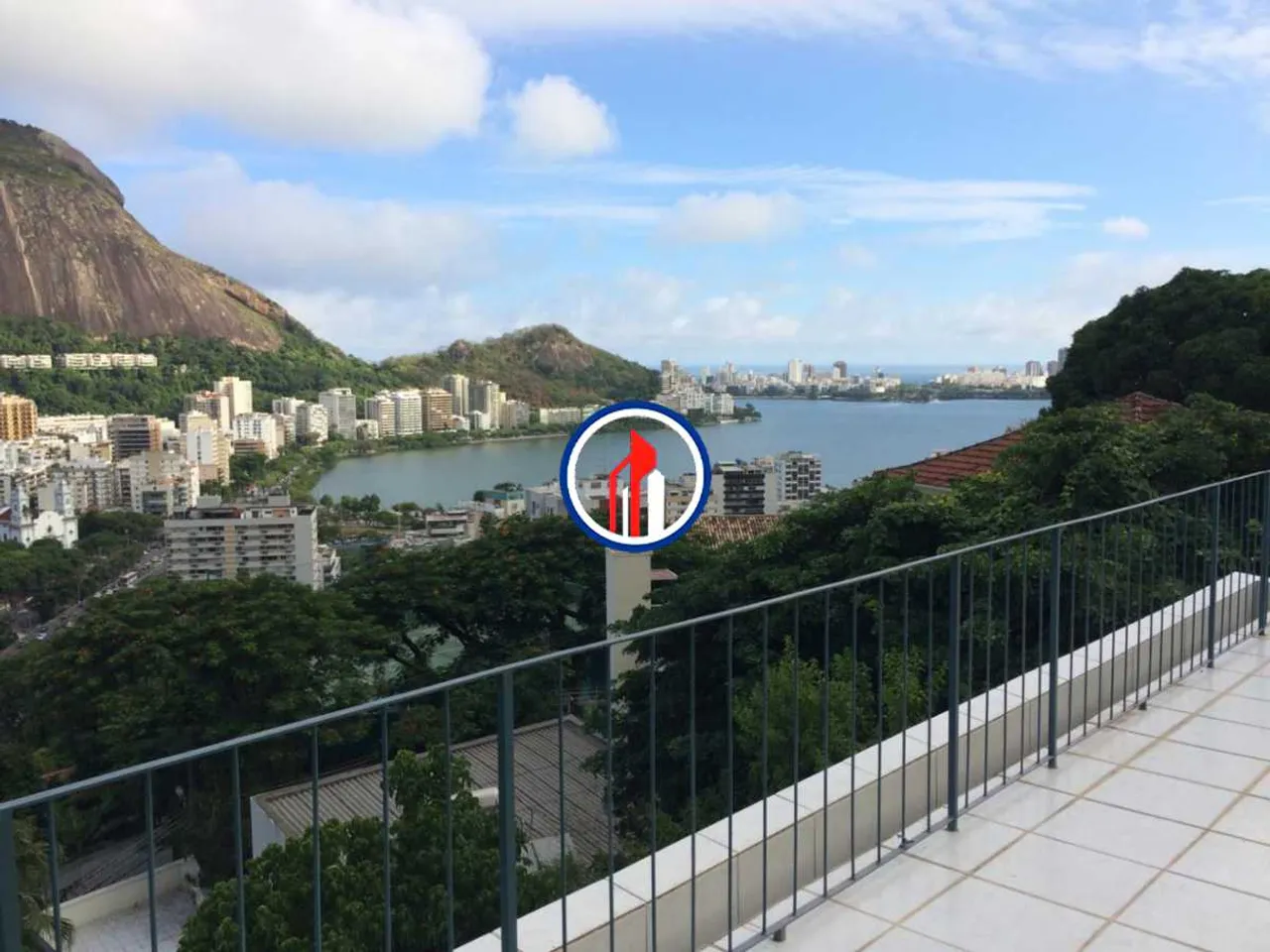 Condominium house with 4 bedrooms and balcony grill — photo 18