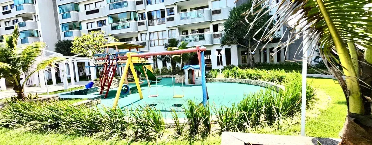 Furnished 1-bedroom apartment with building pool — photo 17