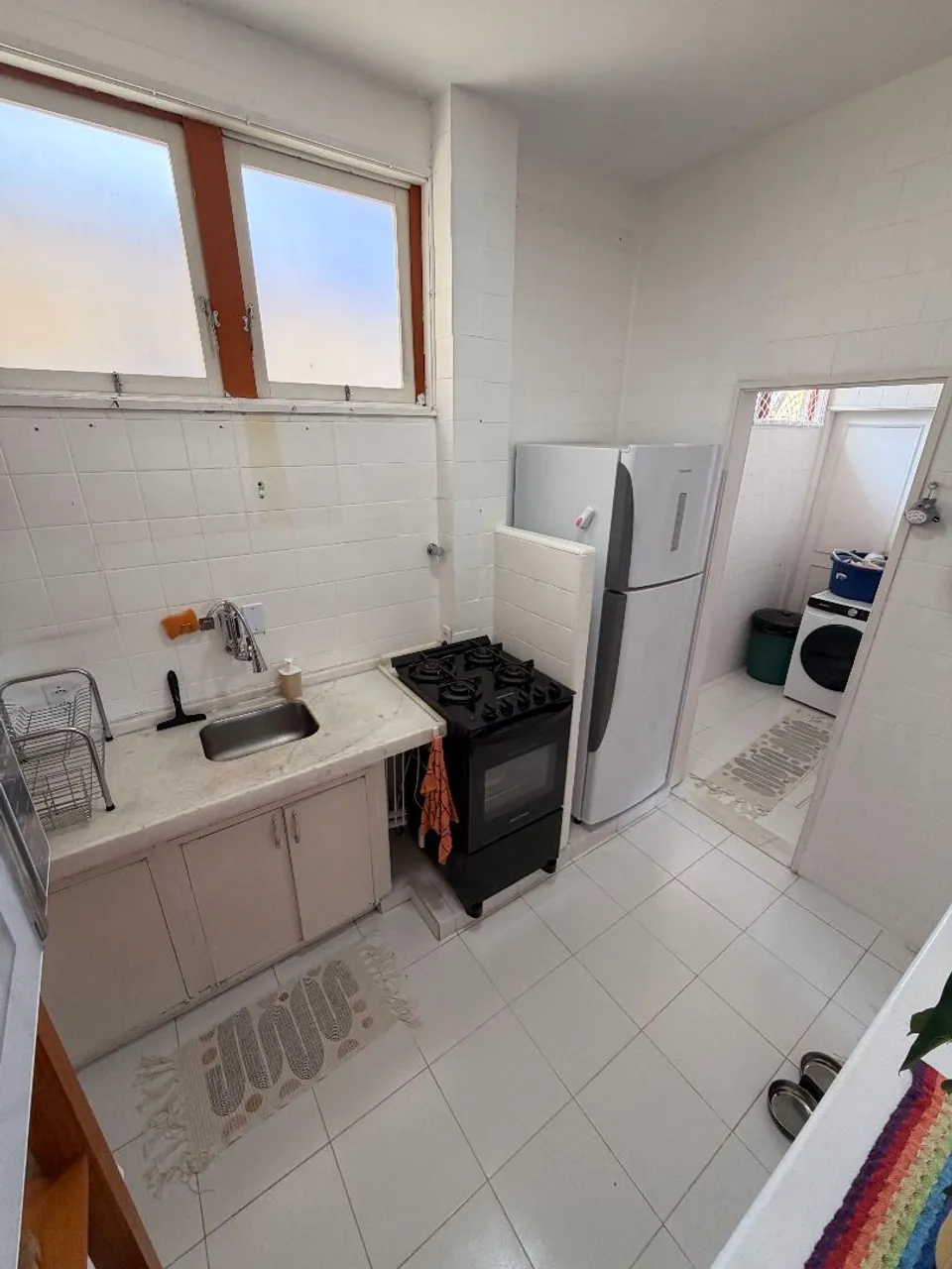 2-bedroom apartment in a building with a gym — photo 4