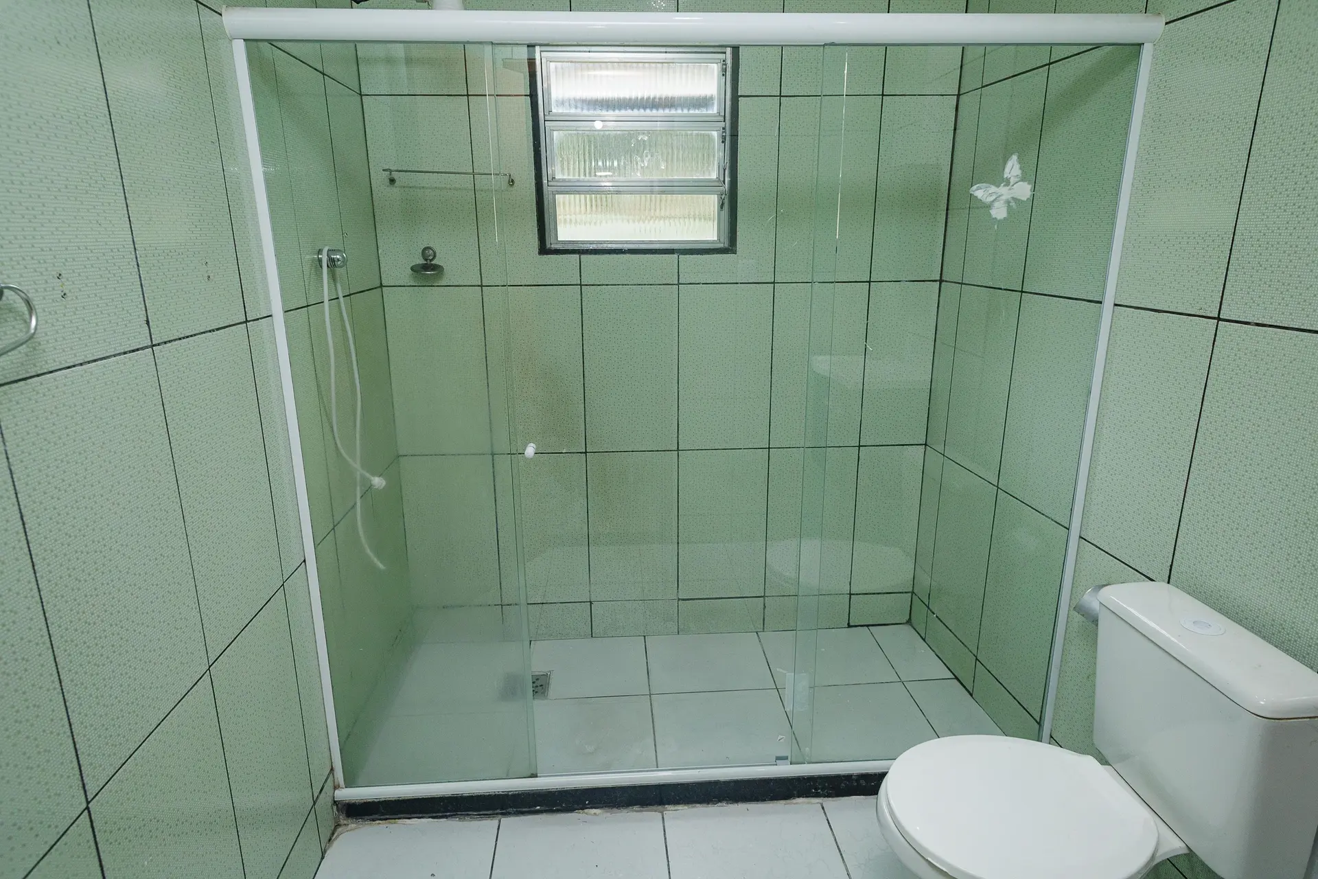 2-bedroom house with 2 bathrooms and private garden — photo 14