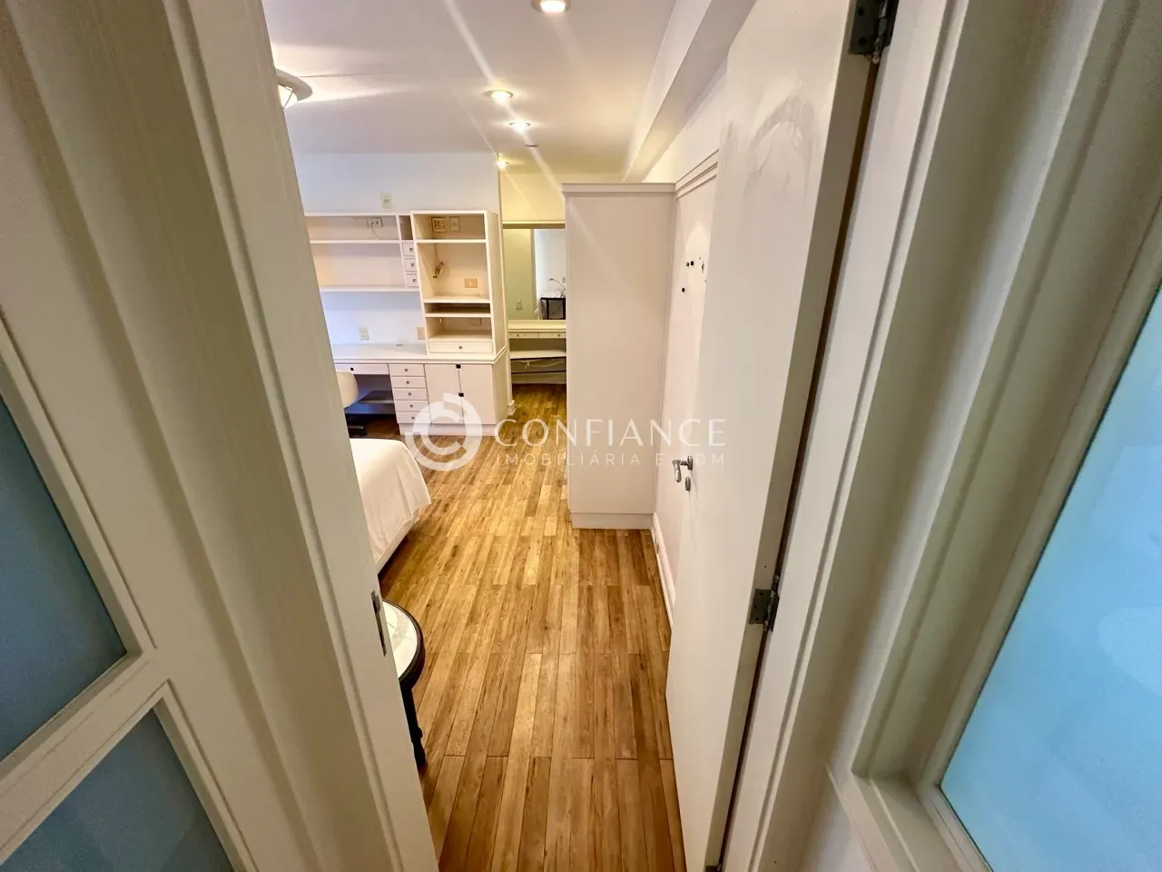 Apartamento de 230 m² com 2 quartos e armários embutidos — photo 35
