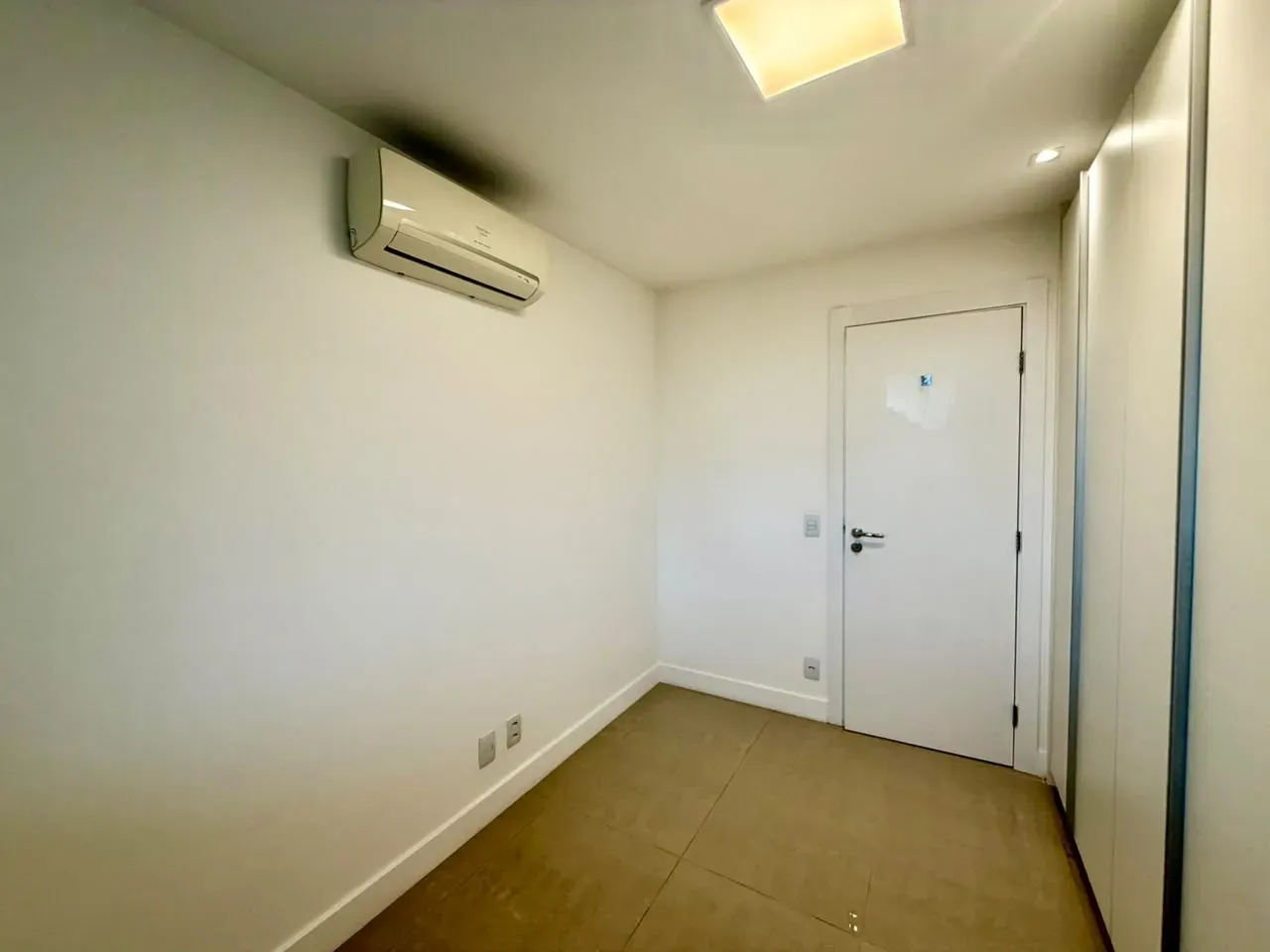 2-bedroom apartment with a park view in Rio de Janeiro — photo 12