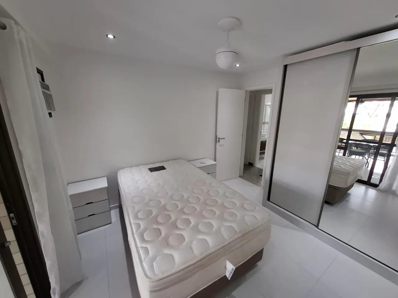 Glass-enclosed balcony in a 2-bedroom apartment, 107 m² — photo 3