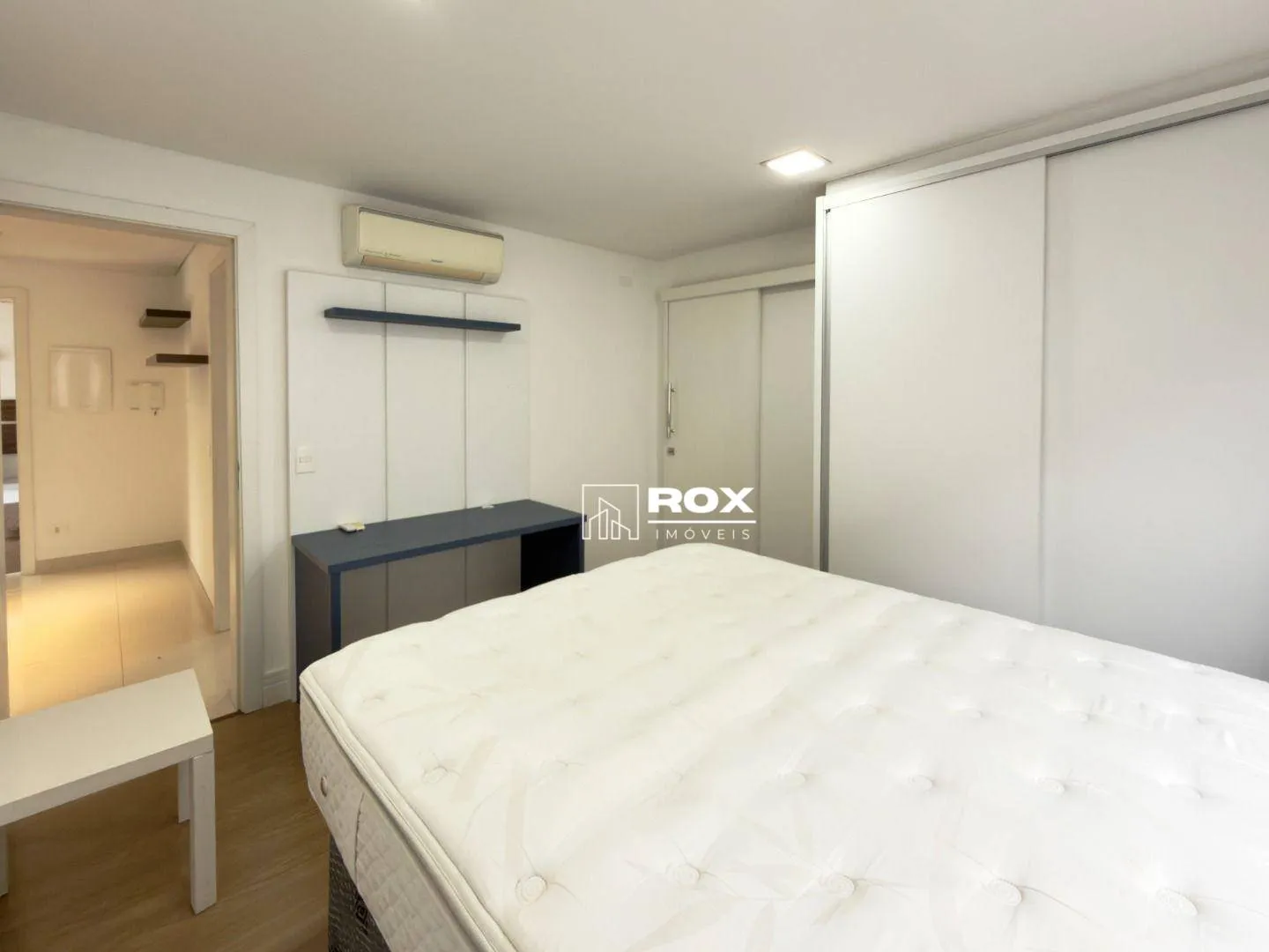Furnished 322 m² house with 3 bedrooms and private garden — photo 37
