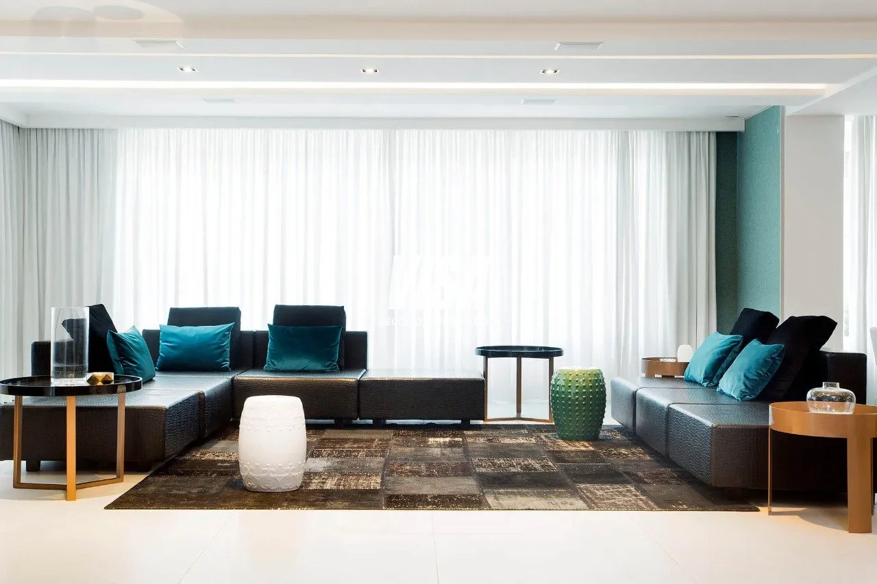Apartment on the 17th floor with floor-to-ceiling windows