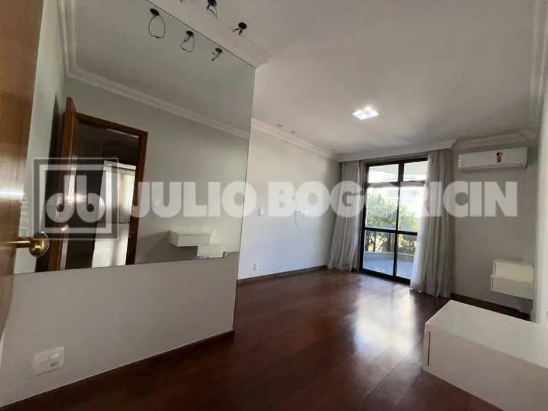 Apartamento sem mobília com 4 quartos e 5 banheiros — photo 17