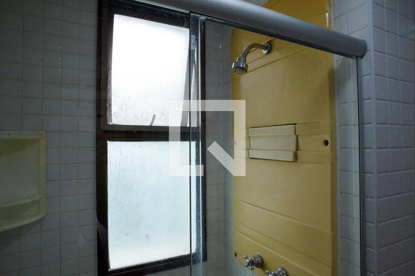 Glass-enclosed balcony in a 4-bedroom apartment, 233 m² — photo 42