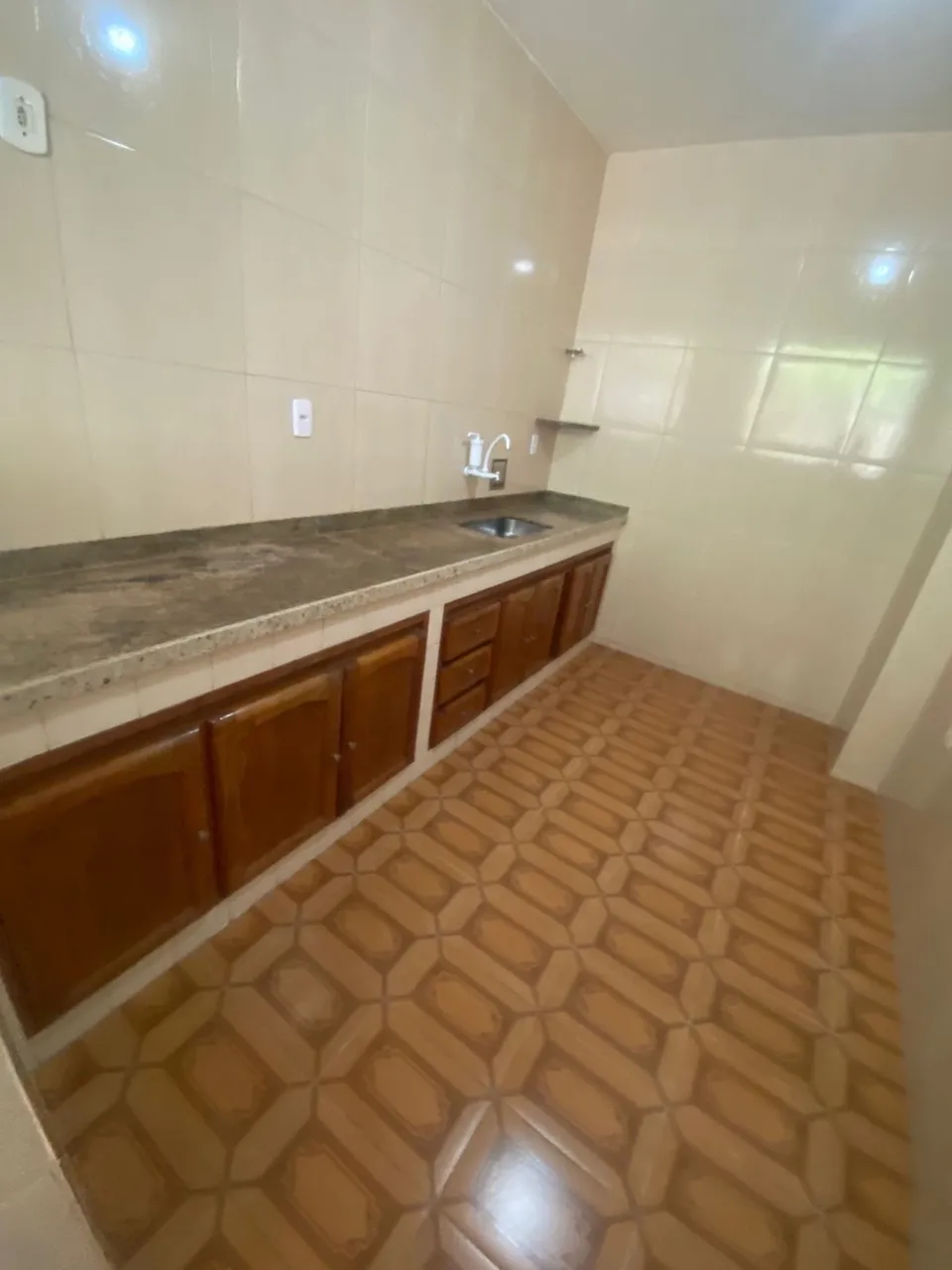 House with 2 bedrooms and 1 parking spot, enclosed kitchen — photo 6
