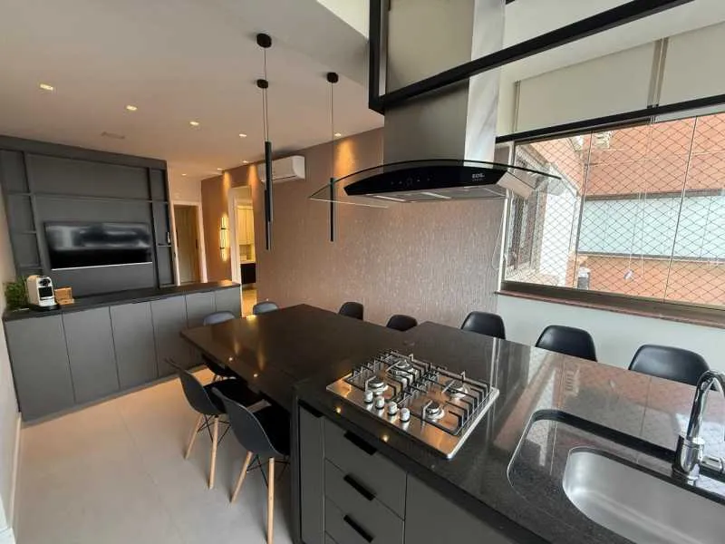 One-bedroom apartment with a washing machine — photo 2