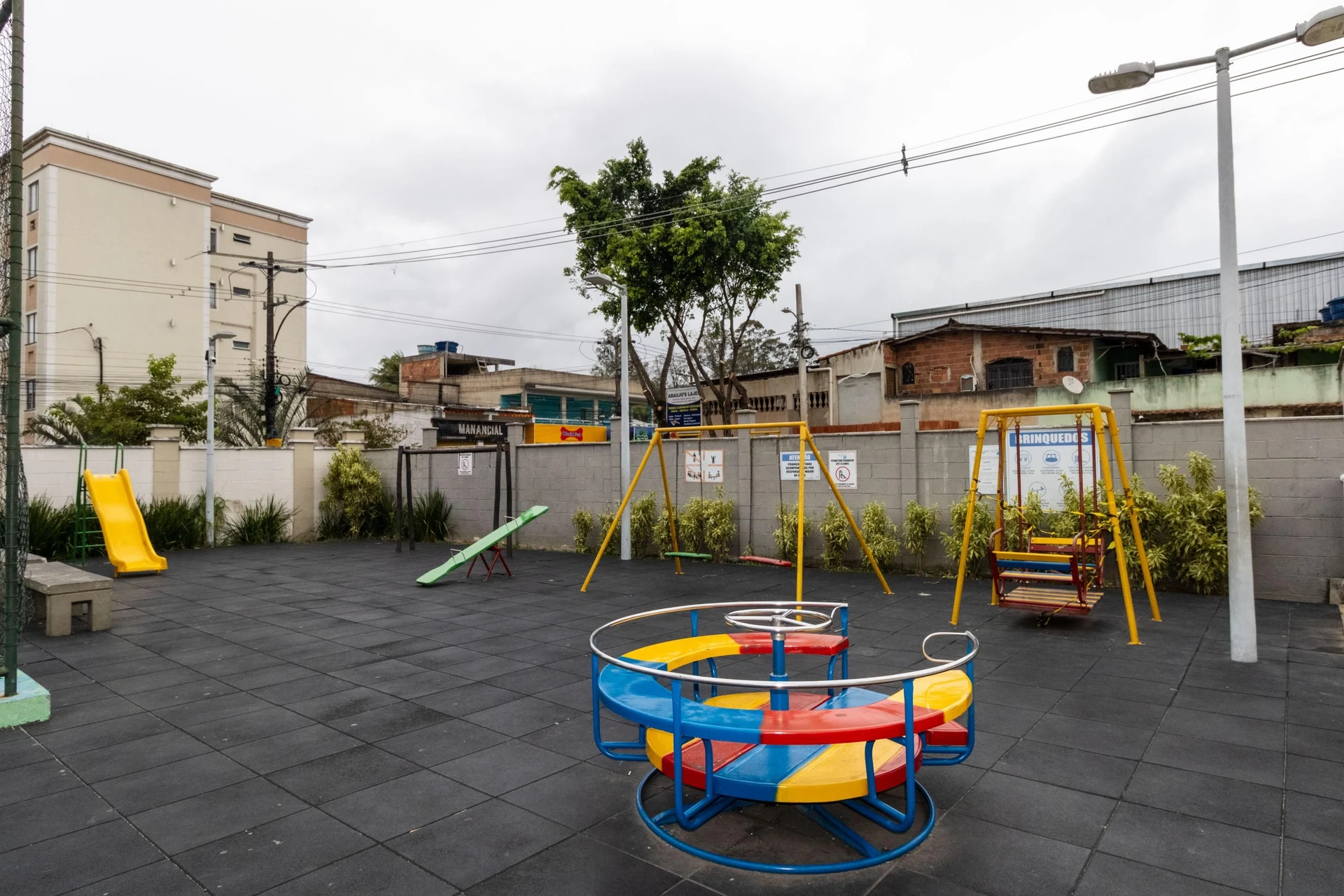 2-bedroom apartment in a building with a pool — photo 5
