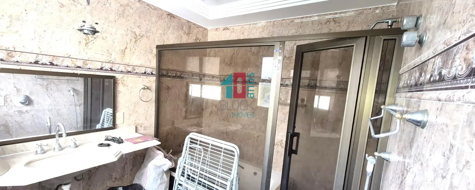Apartamento com 4 quartos e cozinha separada — photo 38