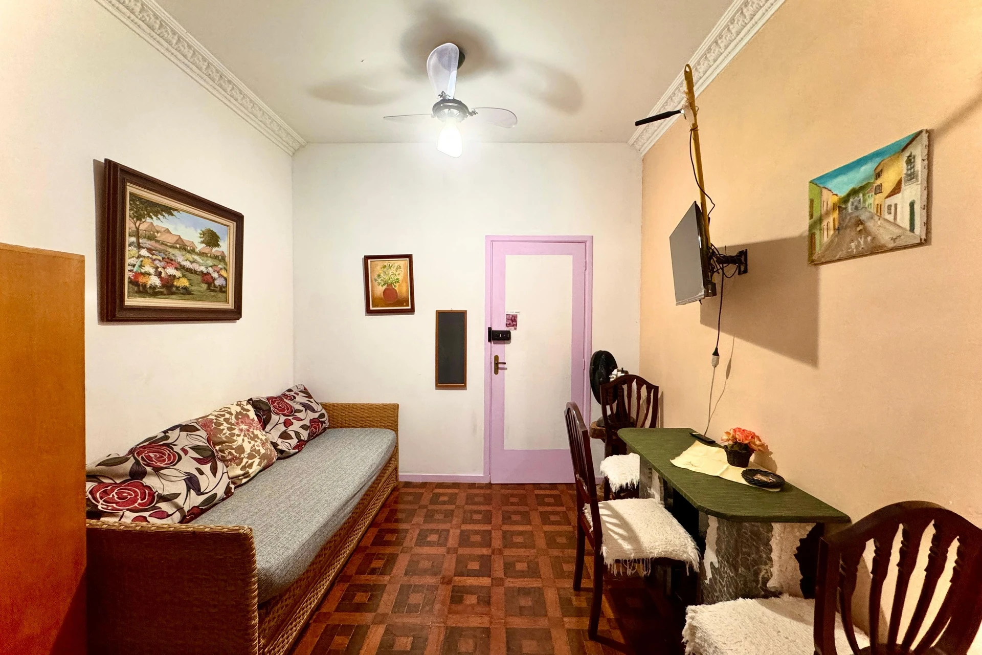 Furnished 1-bedroom apartment with pets allowed — photo 13