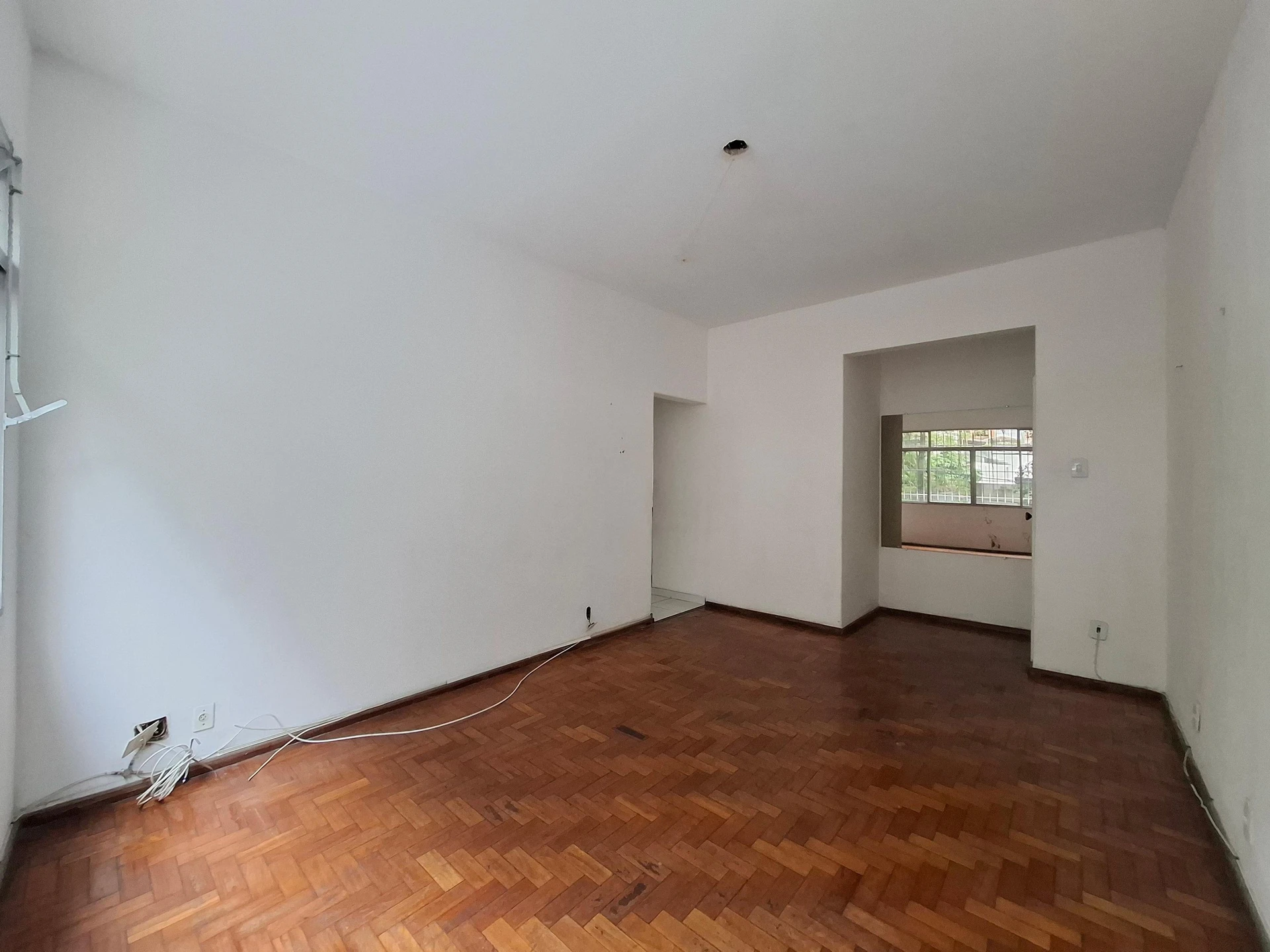 Unfurnished 3-bedroom apartment with 3 bathrooms — photo 24