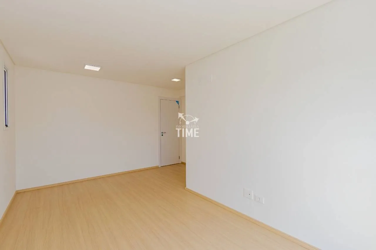 Balcony with a grill in a 3-bedroom apartment, 107 m² — photo 19