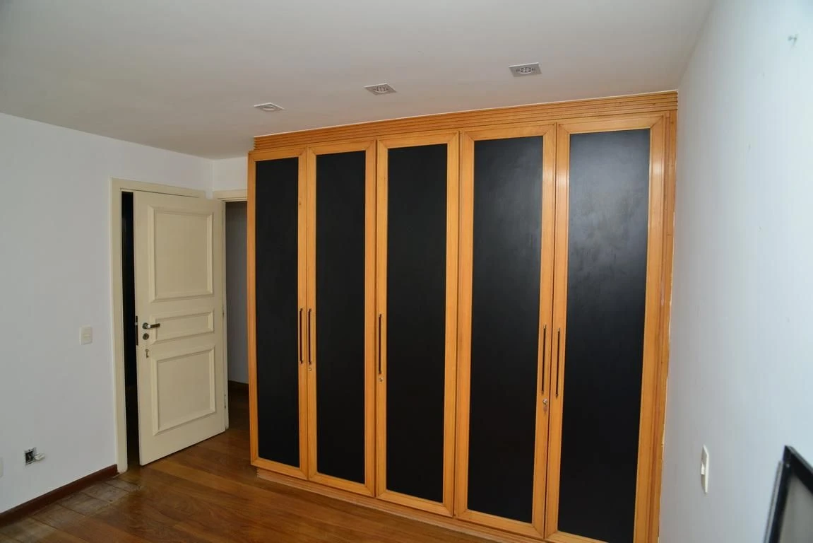 Rentable apartment with 4 bedrooms and a balcony — photo 21