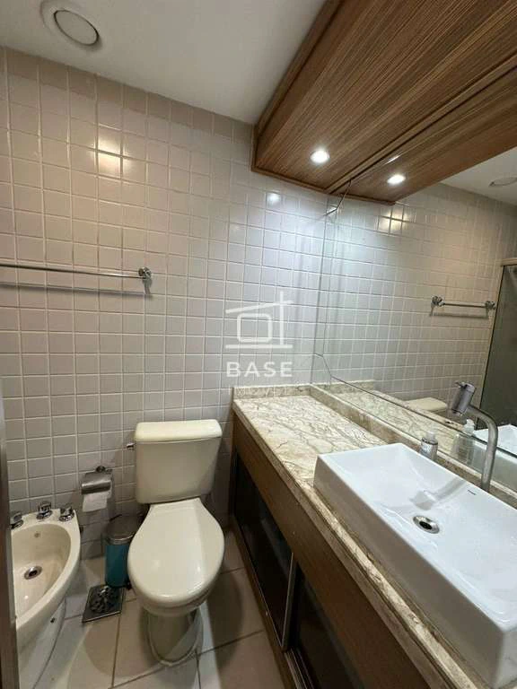 Furnished 2-bedroom apartment with balcony — photo 18