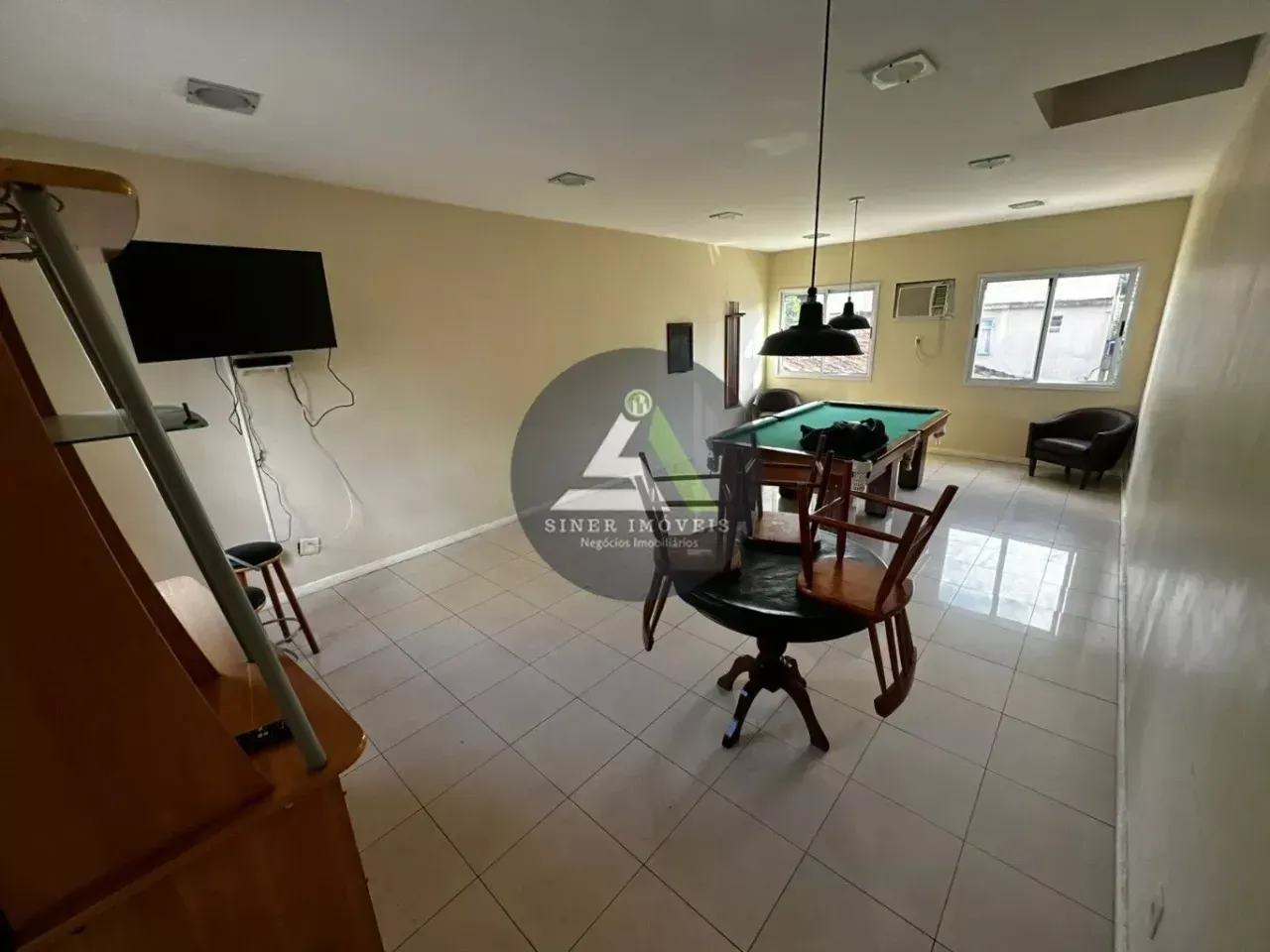 Furnished apartment with 2 bedrooms and a work desk — photo 11