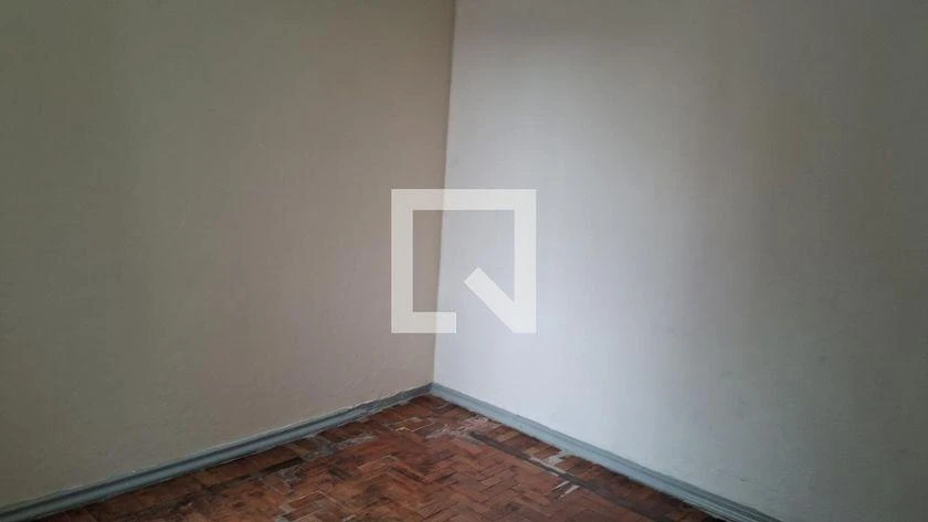 2-bedroom apartment with wood or laminate floors — photo 17