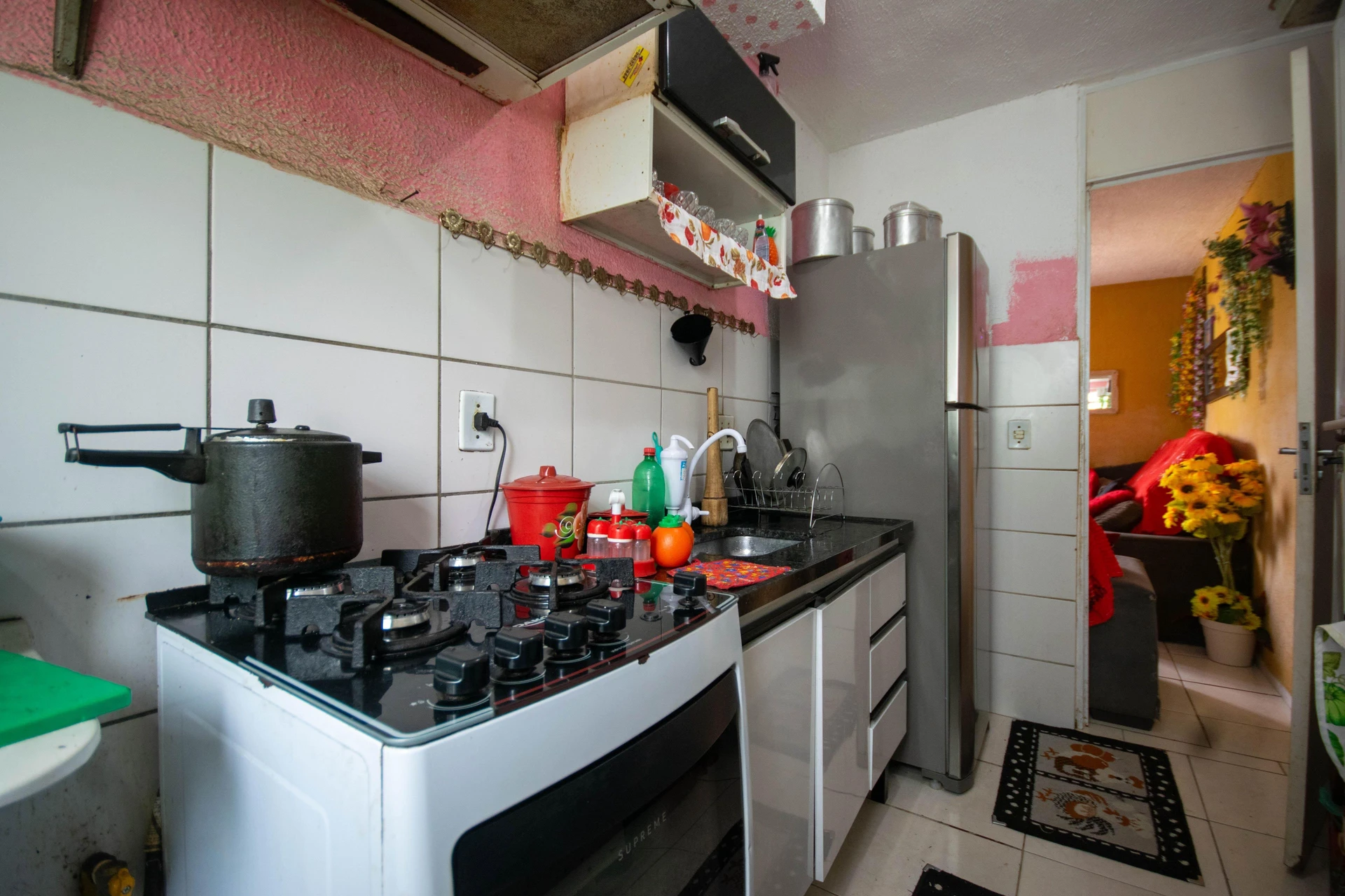 Furnished 2-bedroom apartment with 1 bathroom — photo 9