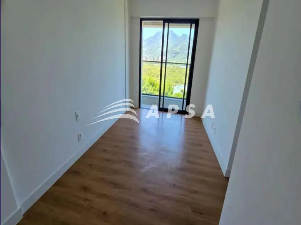 74 m² apartment with 2 bedrooms and en-suite — photo 4